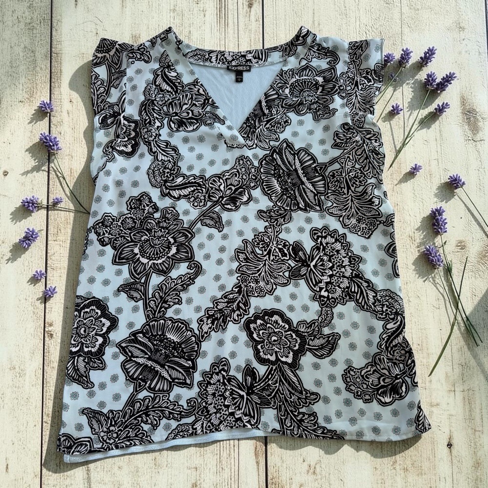 Floral Flutter Sleeve‎ V-Neck Knit Back Top Light Blue Womens Large Express